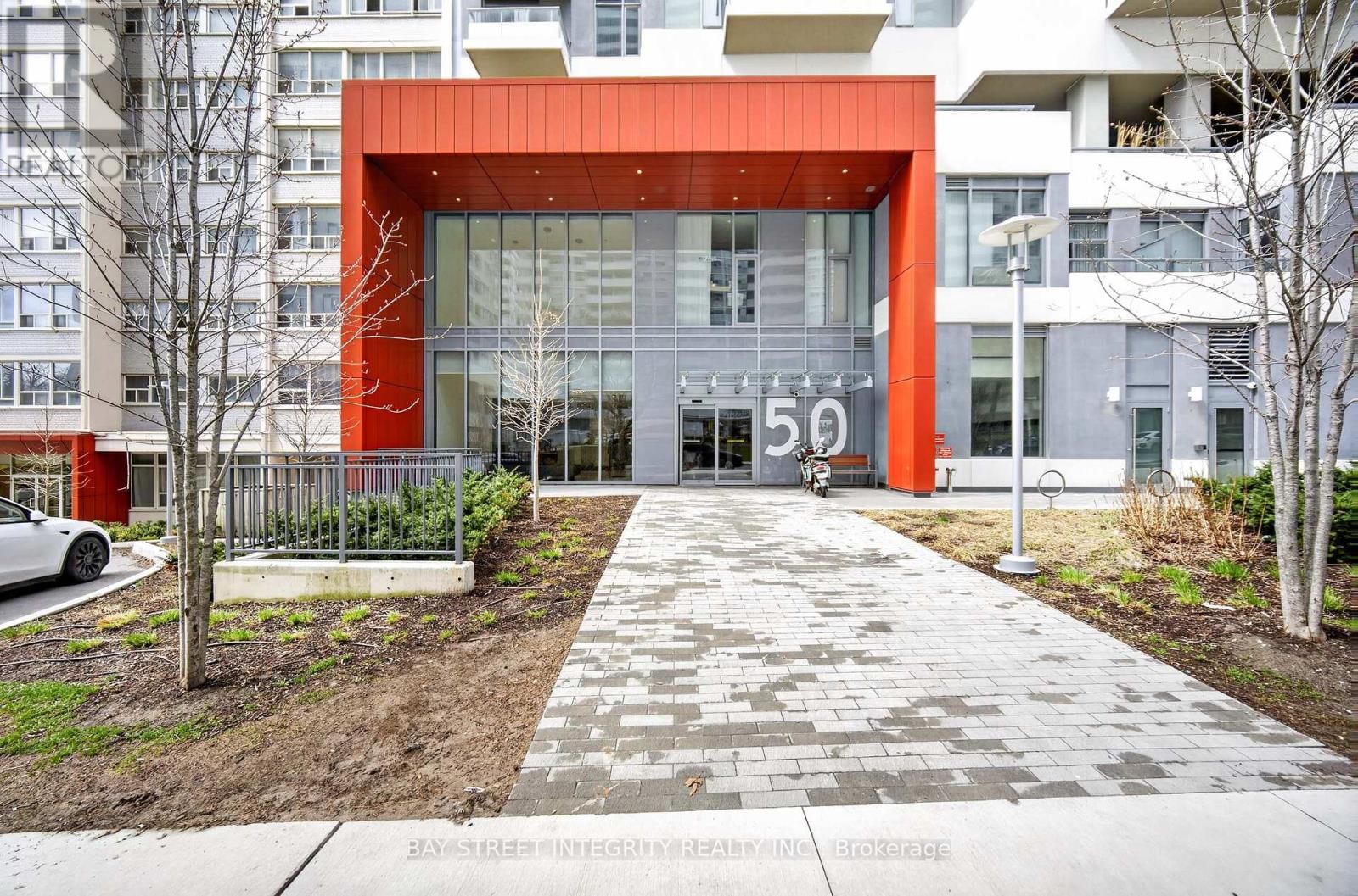 1720 - 50 DUNFIELD AVENUE Image 2