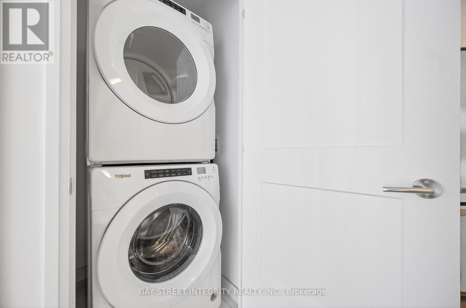 1720 - 50 DUNFIELD AVENUE Image 24