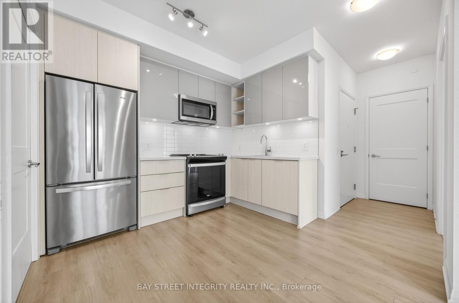 1720 - 50 DUNFIELD AVENUE Image 7