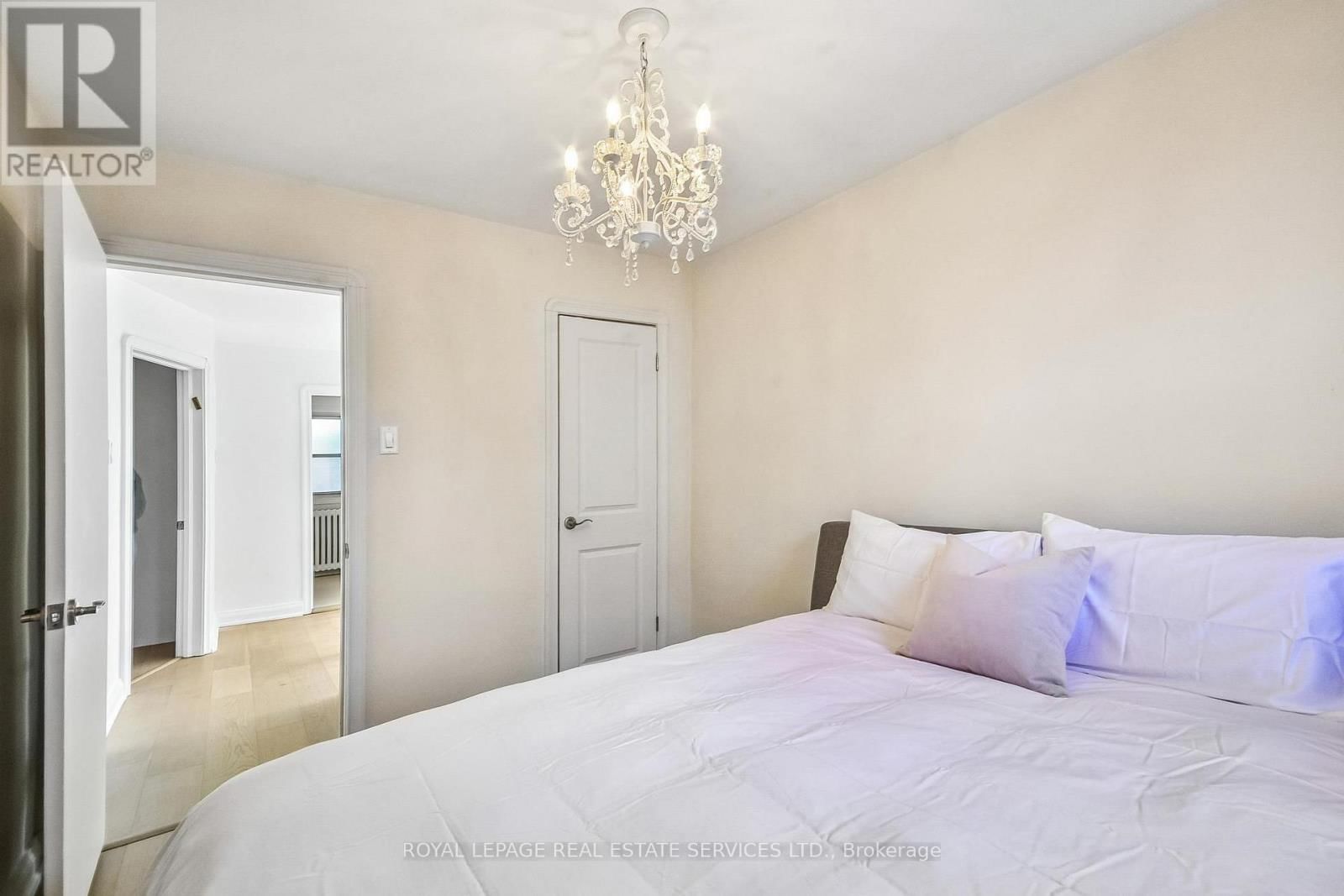 352 WINNETT AVENUE Image 19