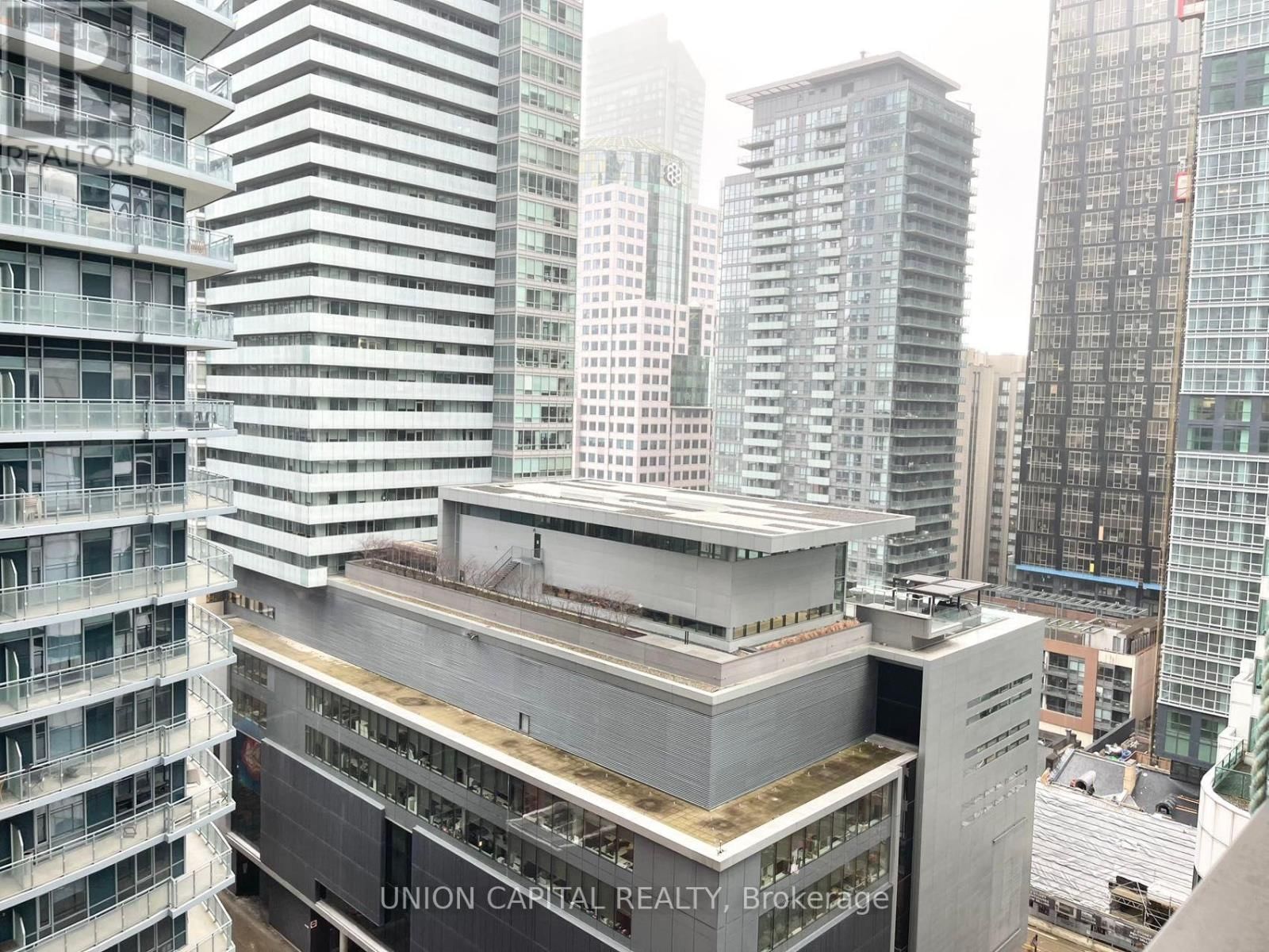 1905 - 8 WIDMER STREET Image 17