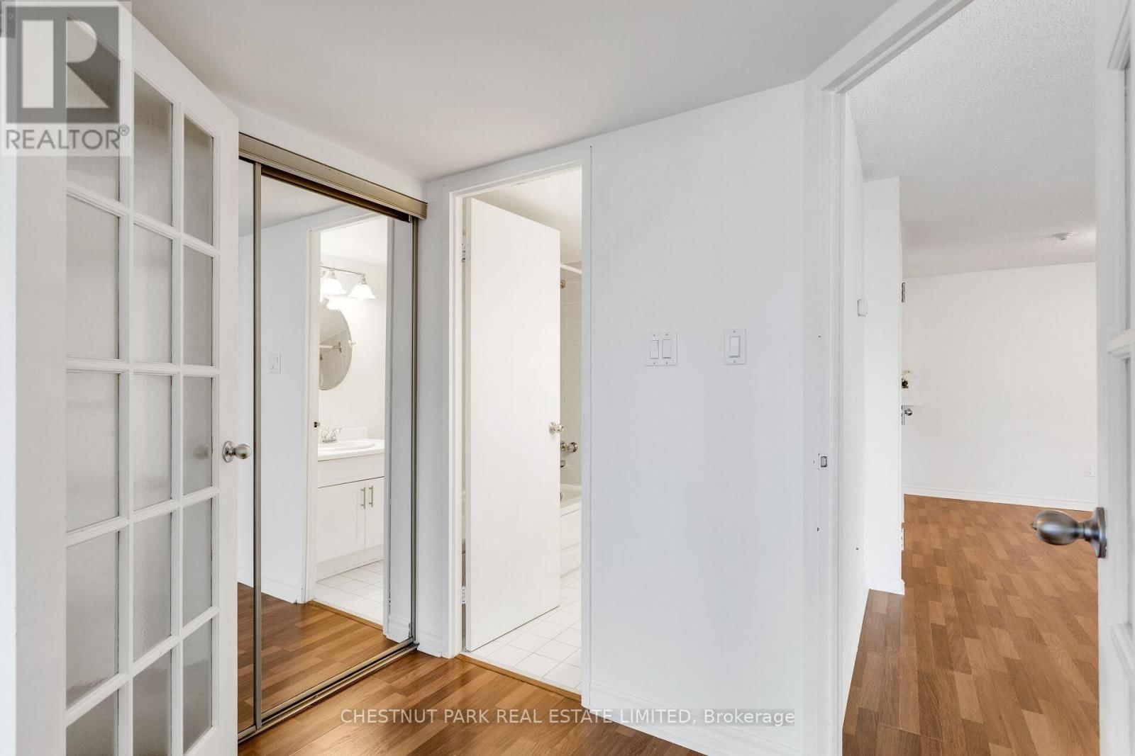 1408 - 1001 BAY STREET Image 13