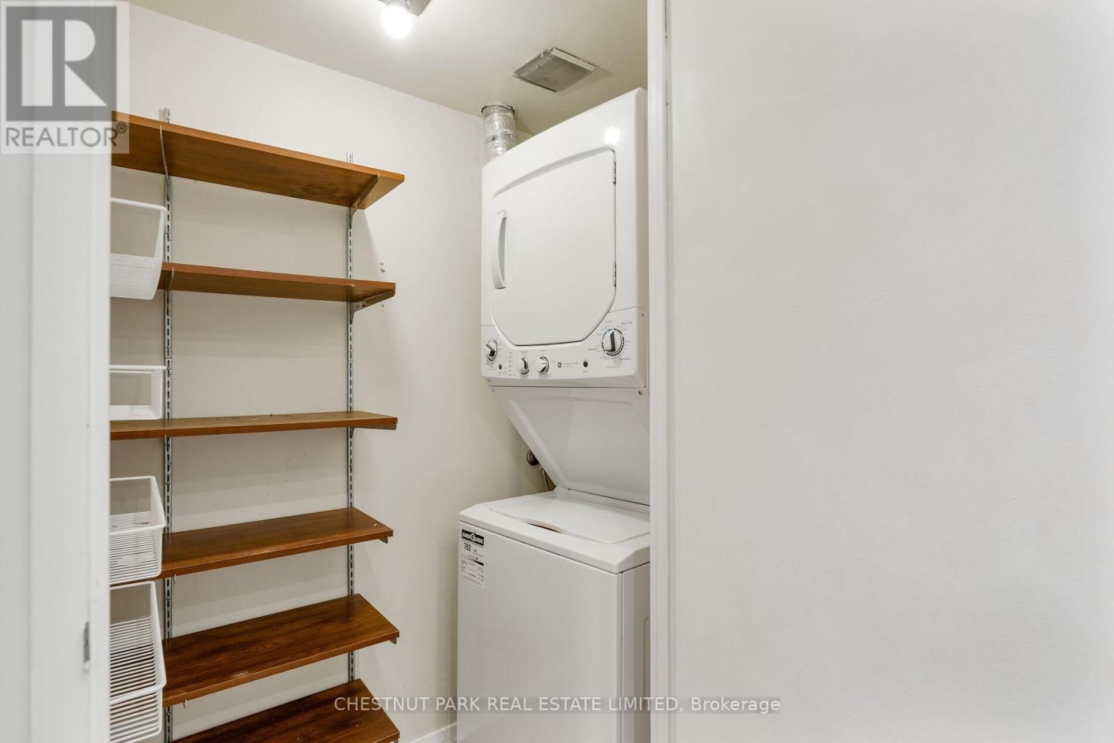 1408 - 1001 BAY STREET Image 18