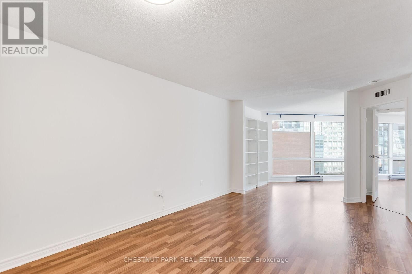 1408 - 1001 BAY STREET Image 20