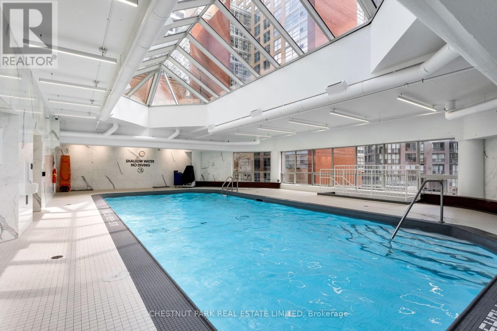 1408 - 1001 BAY STREET Image 24