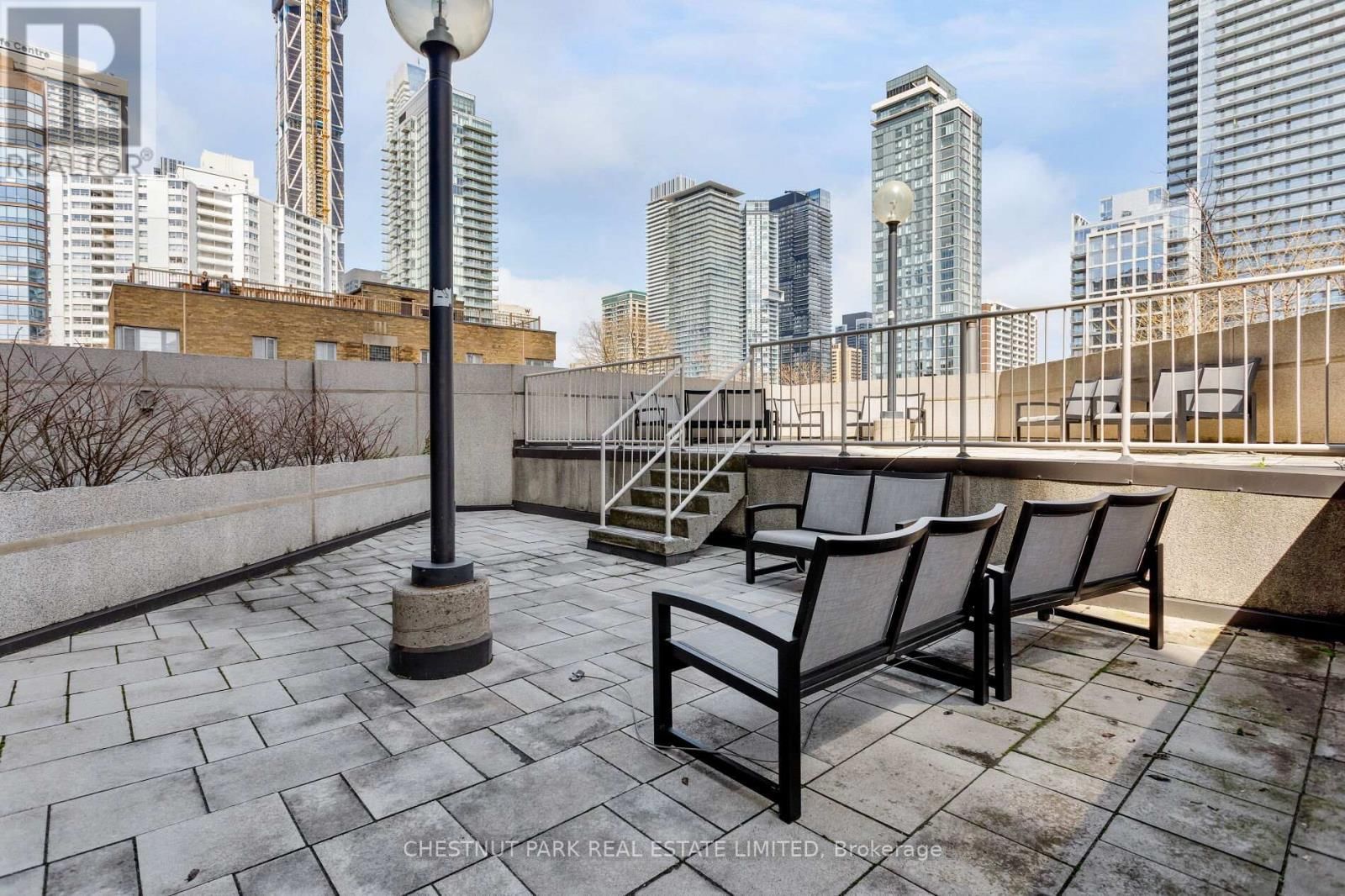 1408 - 1001 BAY STREET Image 26