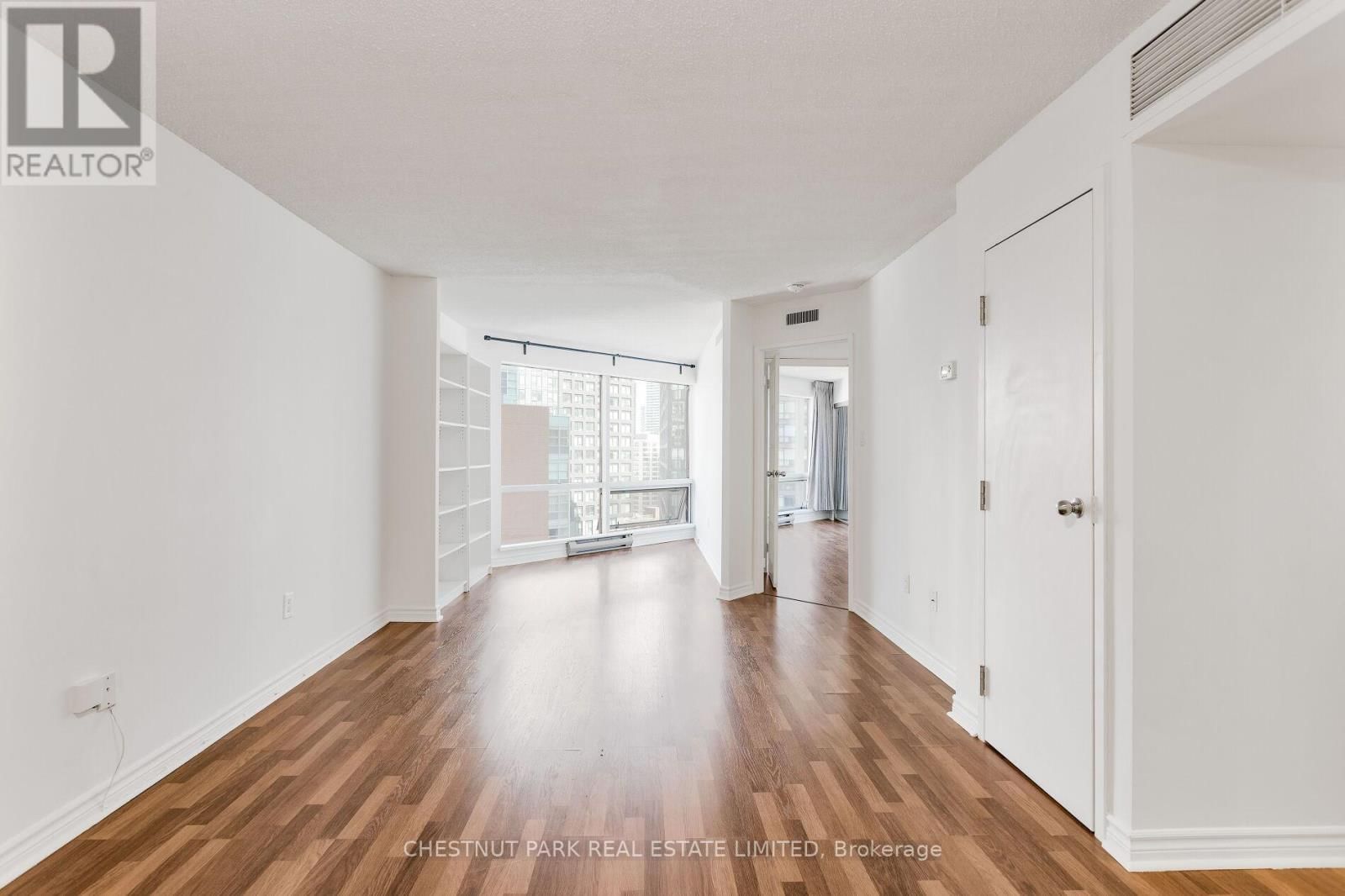 1408 - 1001 BAY STREET Image 5