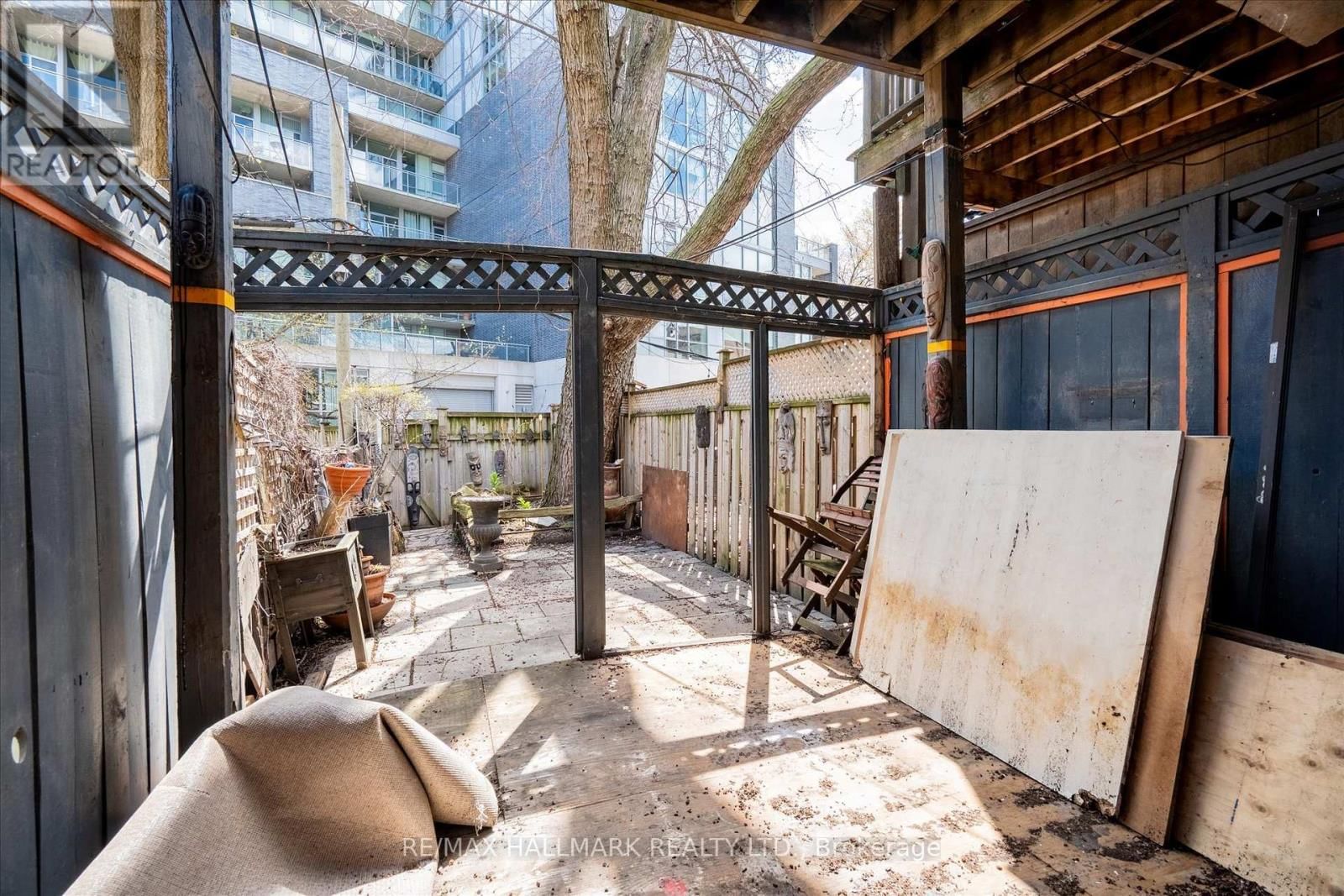 511 QUEEN STREET EAST Image 25