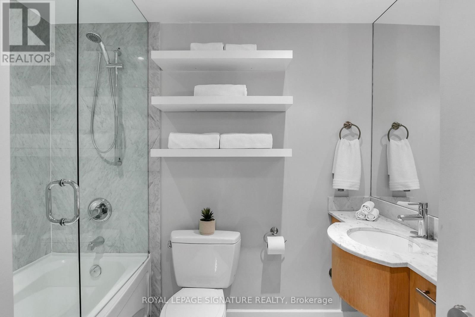 G25 - 350 WELLINGTON STREET WEST Image 14