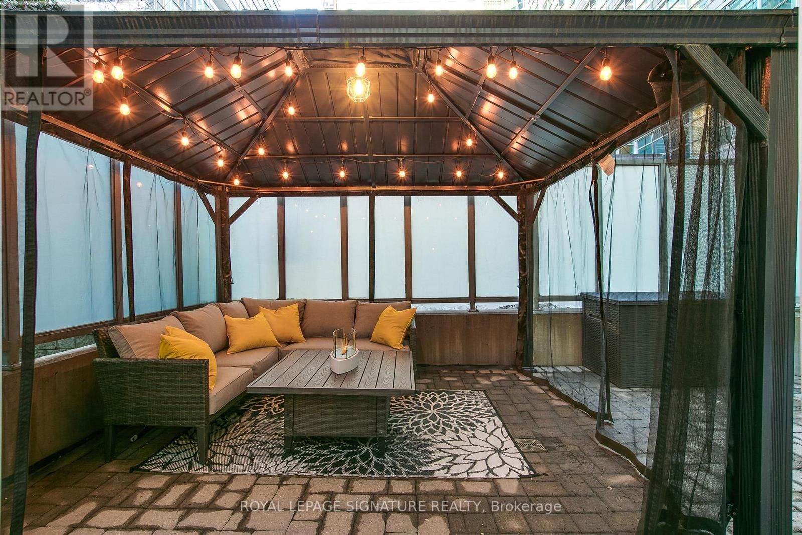 G25 - 350 WELLINGTON STREET WEST Image 16