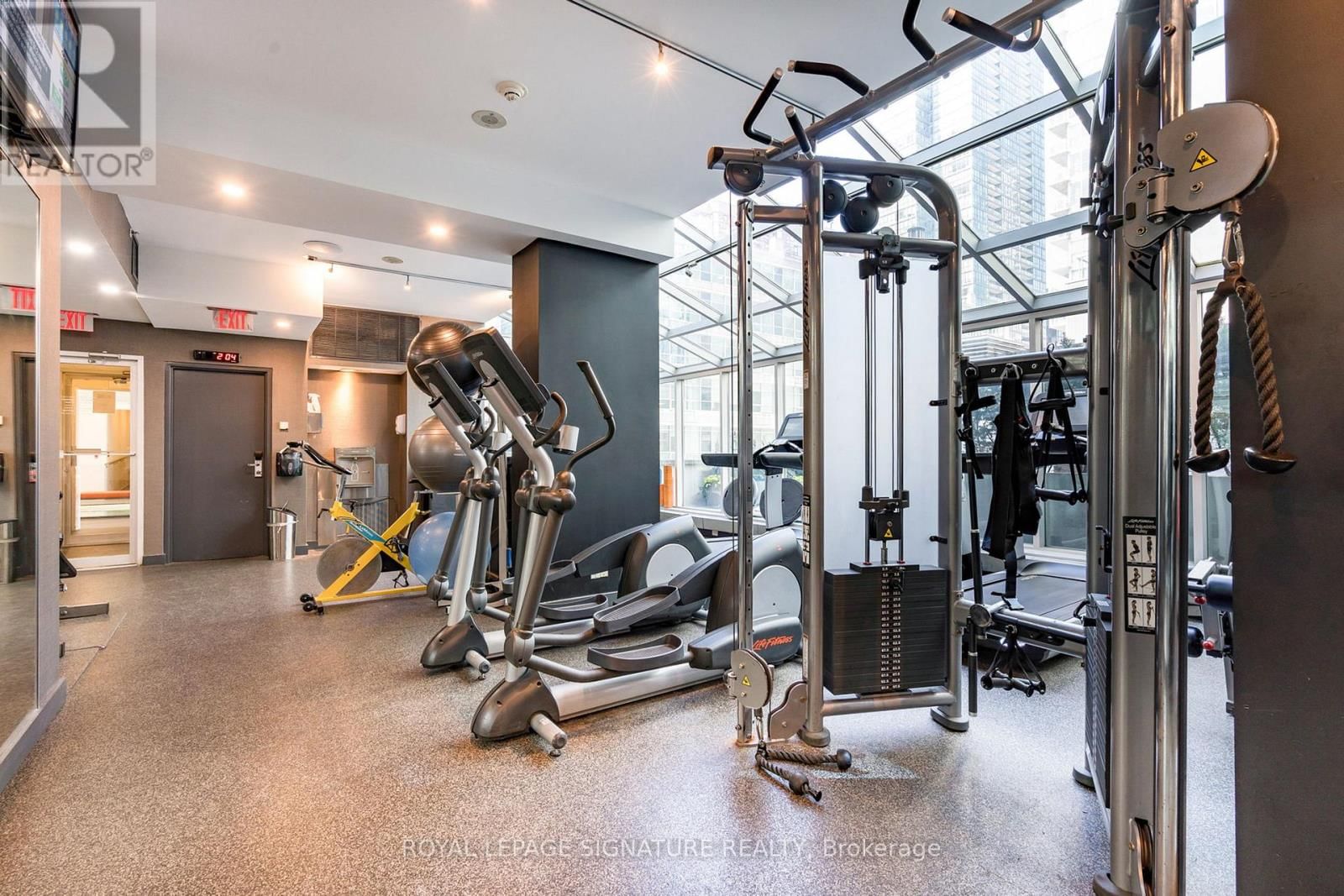 G25 - 350 WELLINGTON STREET WEST Image 18