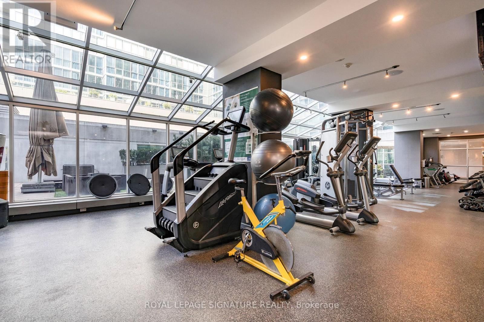 G25 - 350 WELLINGTON STREET WEST Image 19