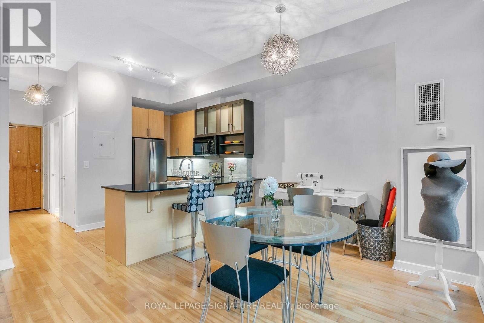 G25 - 350 WELLINGTON STREET WEST Image 5