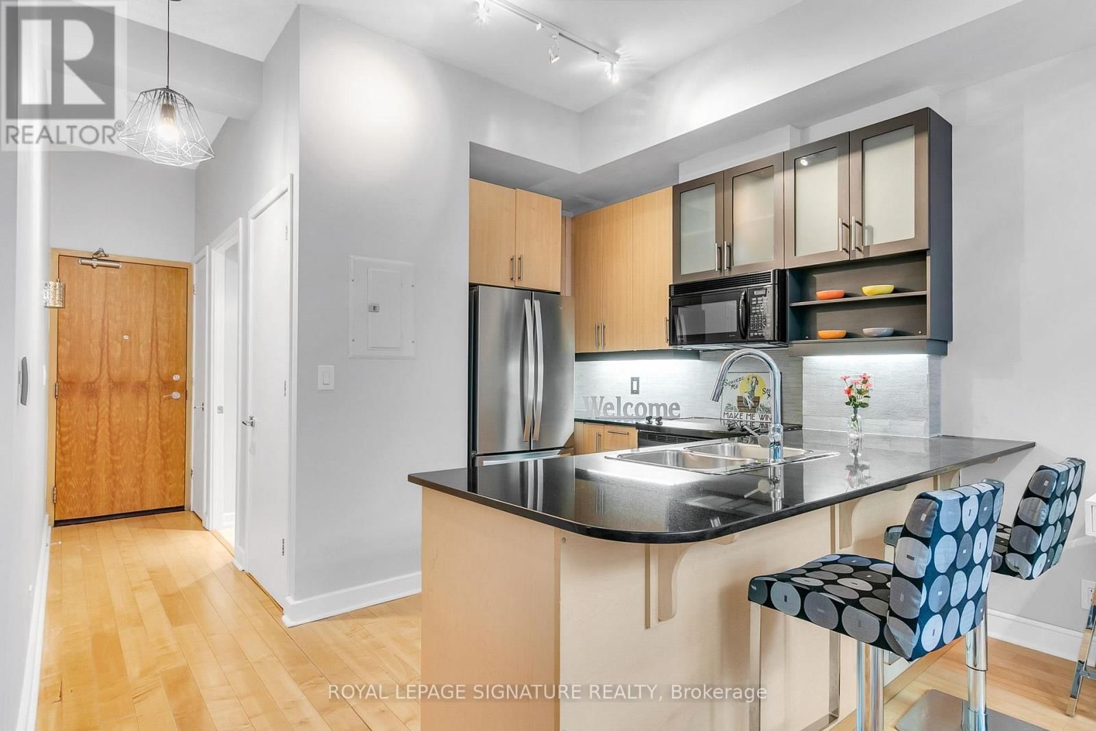 G25 - 350 WELLINGTON STREET WEST Image 6