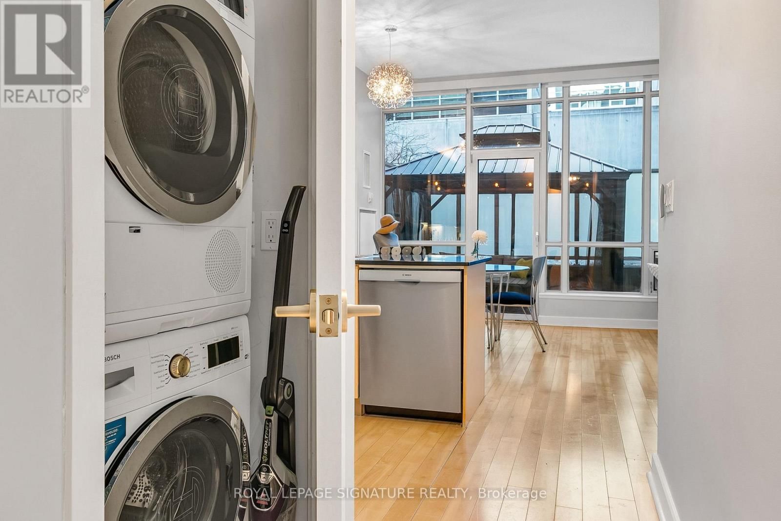 G25 - 350 WELLINGTON STREET WEST Image 7