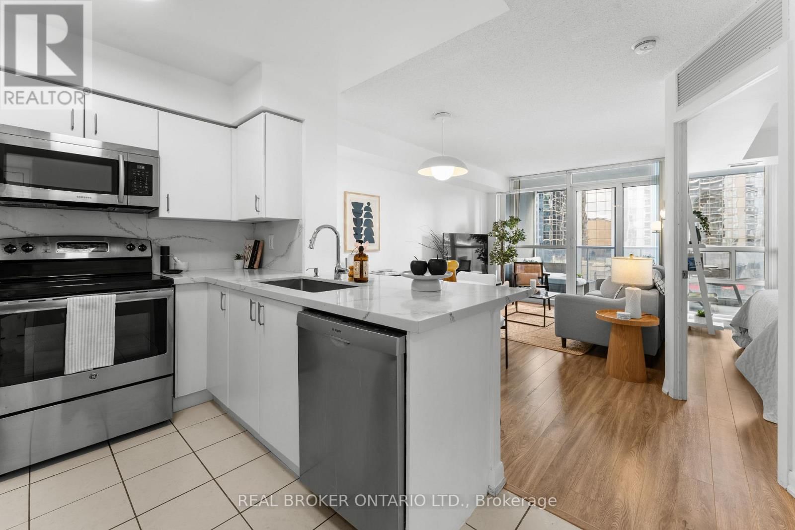 701 - 4978 YONGE STREET Image 3