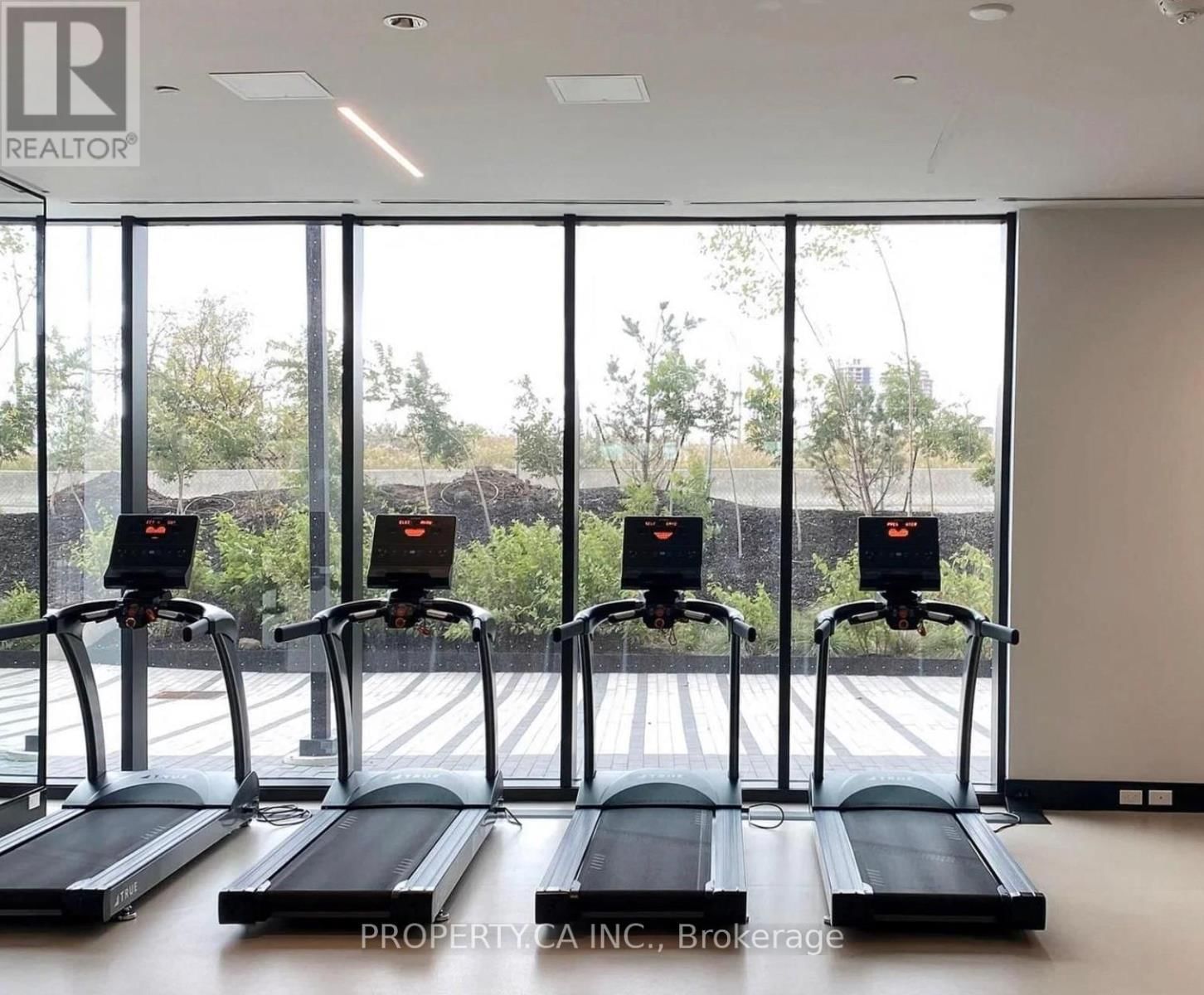 525 - 30 TRETTI WAY Image 16