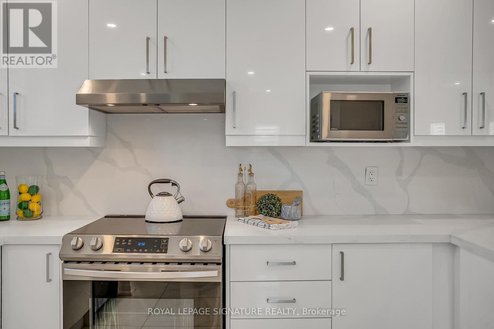 70 CLOVELLY AVENUE Image 12