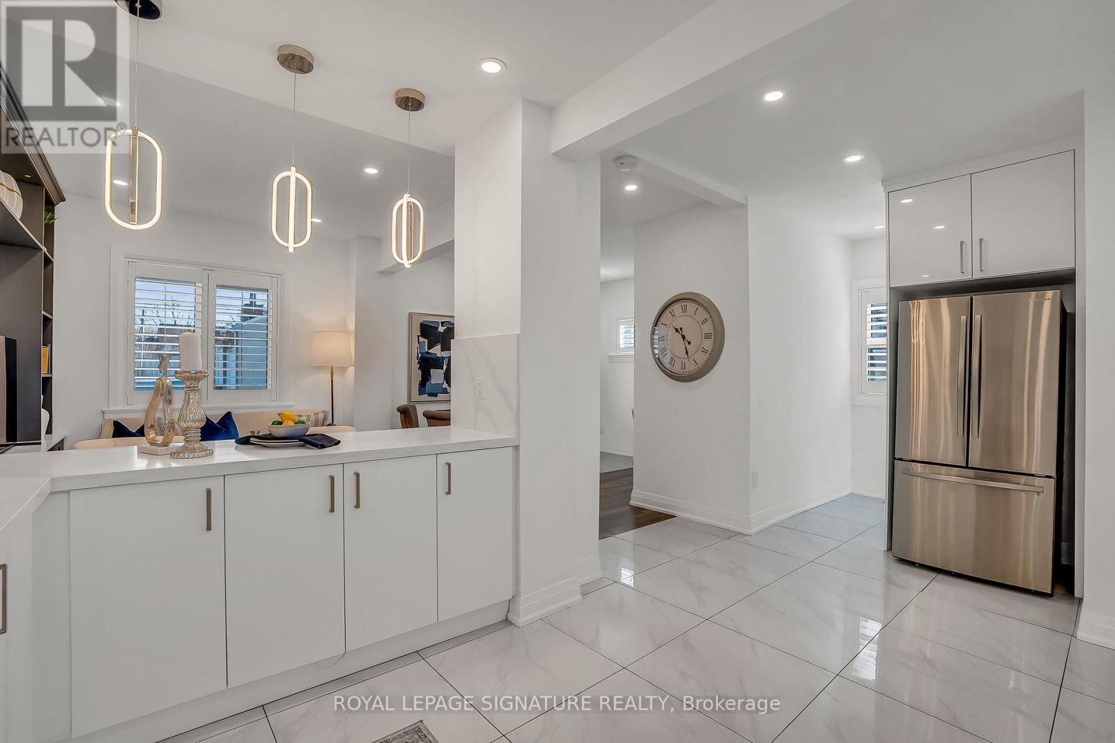 70 CLOVELLY AVENUE Image 15