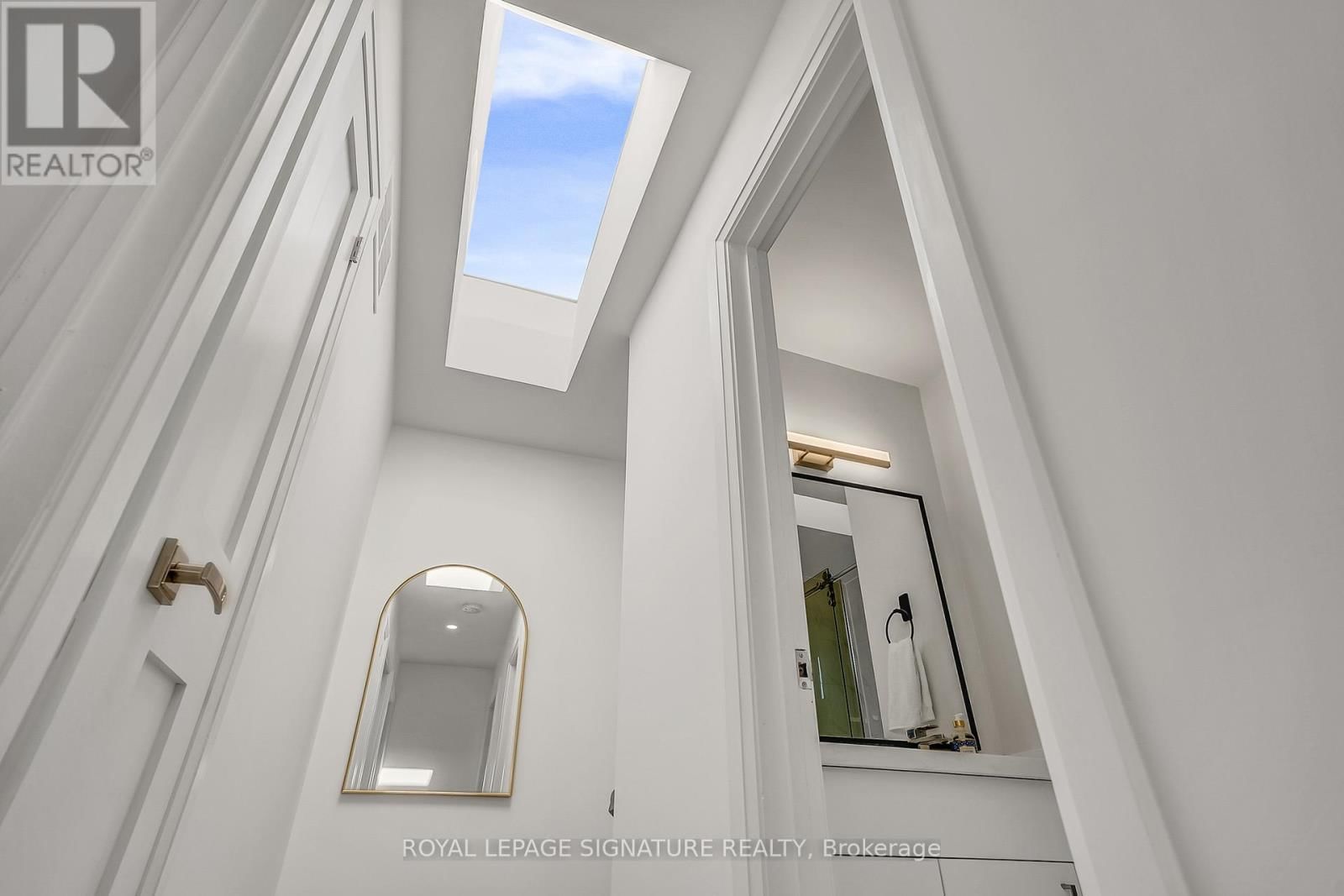 70 CLOVELLY AVENUE Image 17