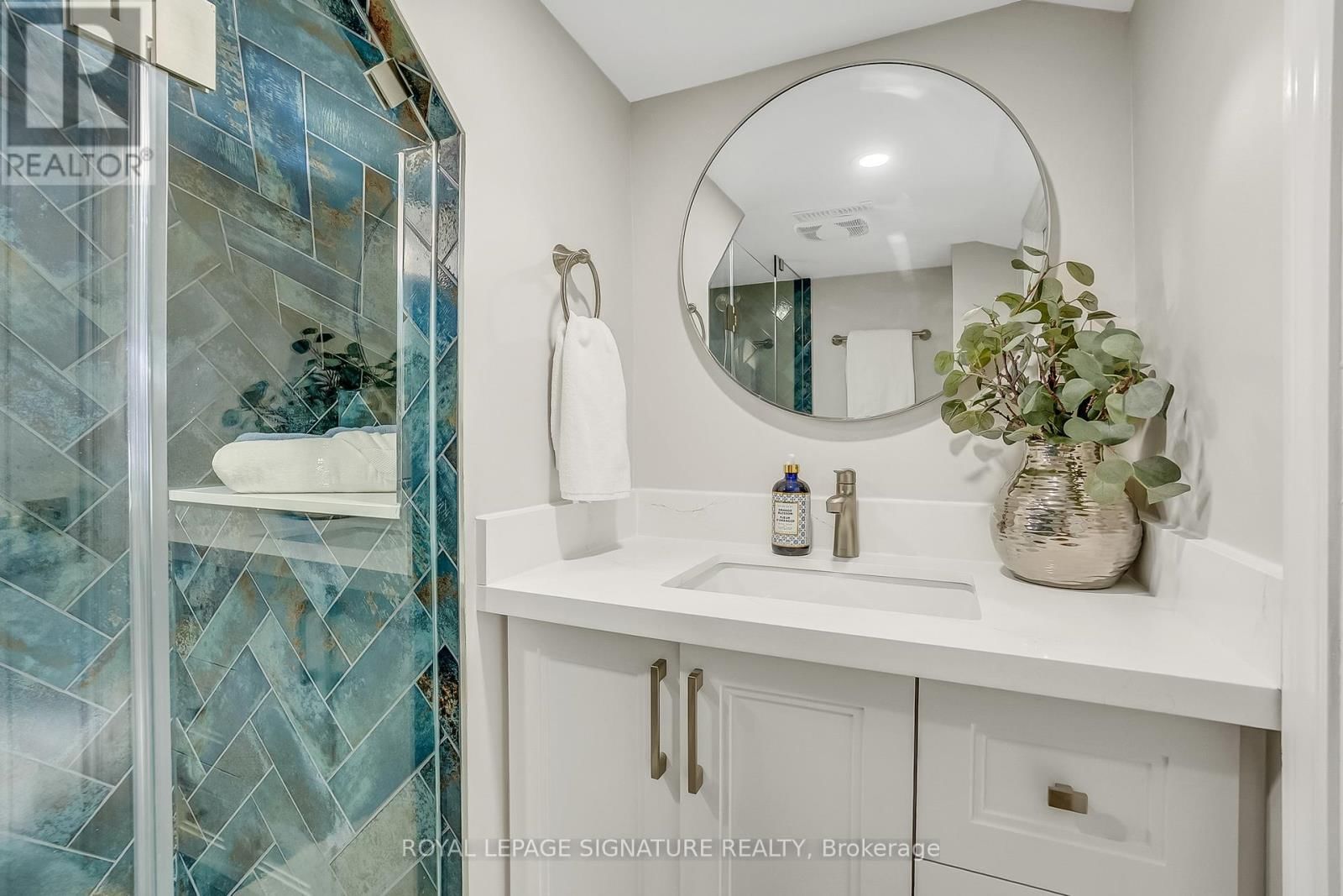 70 CLOVELLY AVENUE Image 31