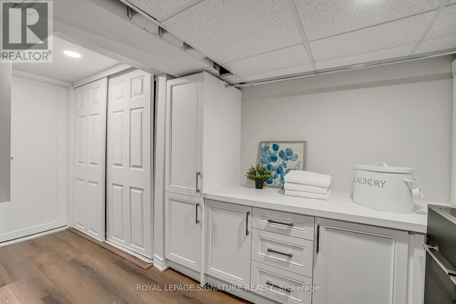 70 CLOVELLY AVENUE Image 33