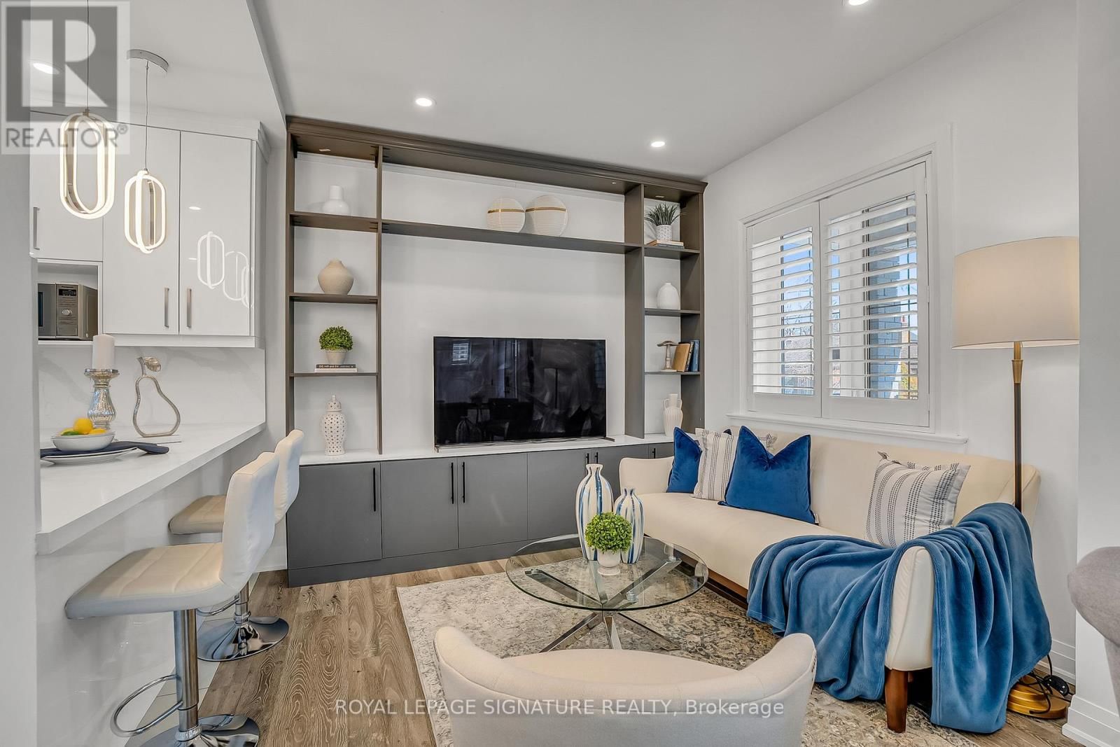 70 CLOVELLY AVENUE Image 4