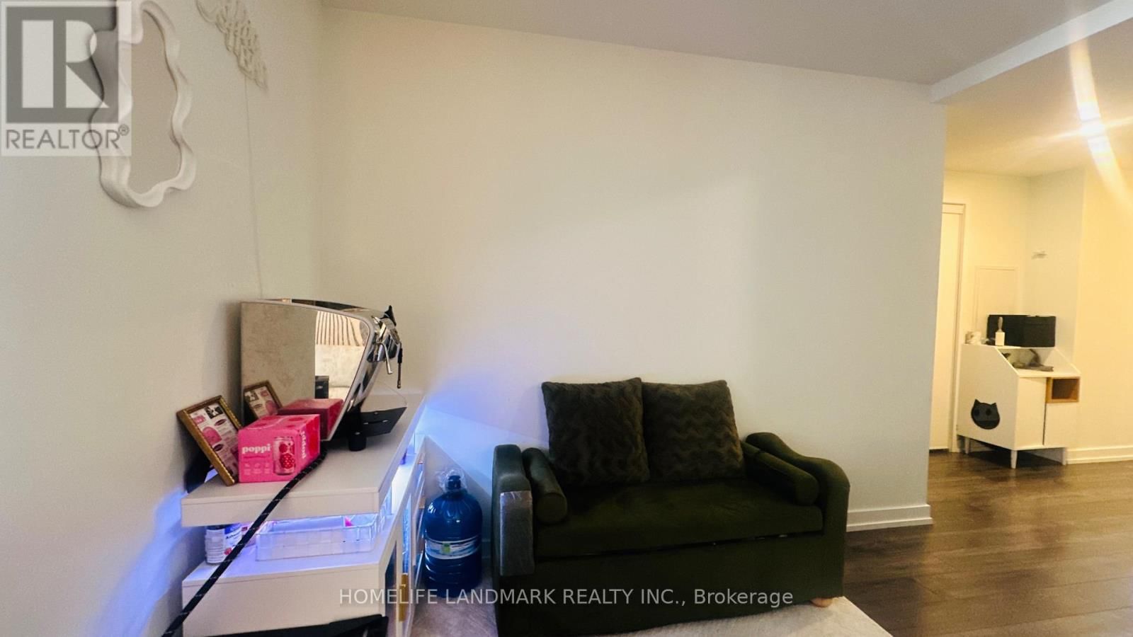 601 - 33 HELENDALE AVENUE Image 10