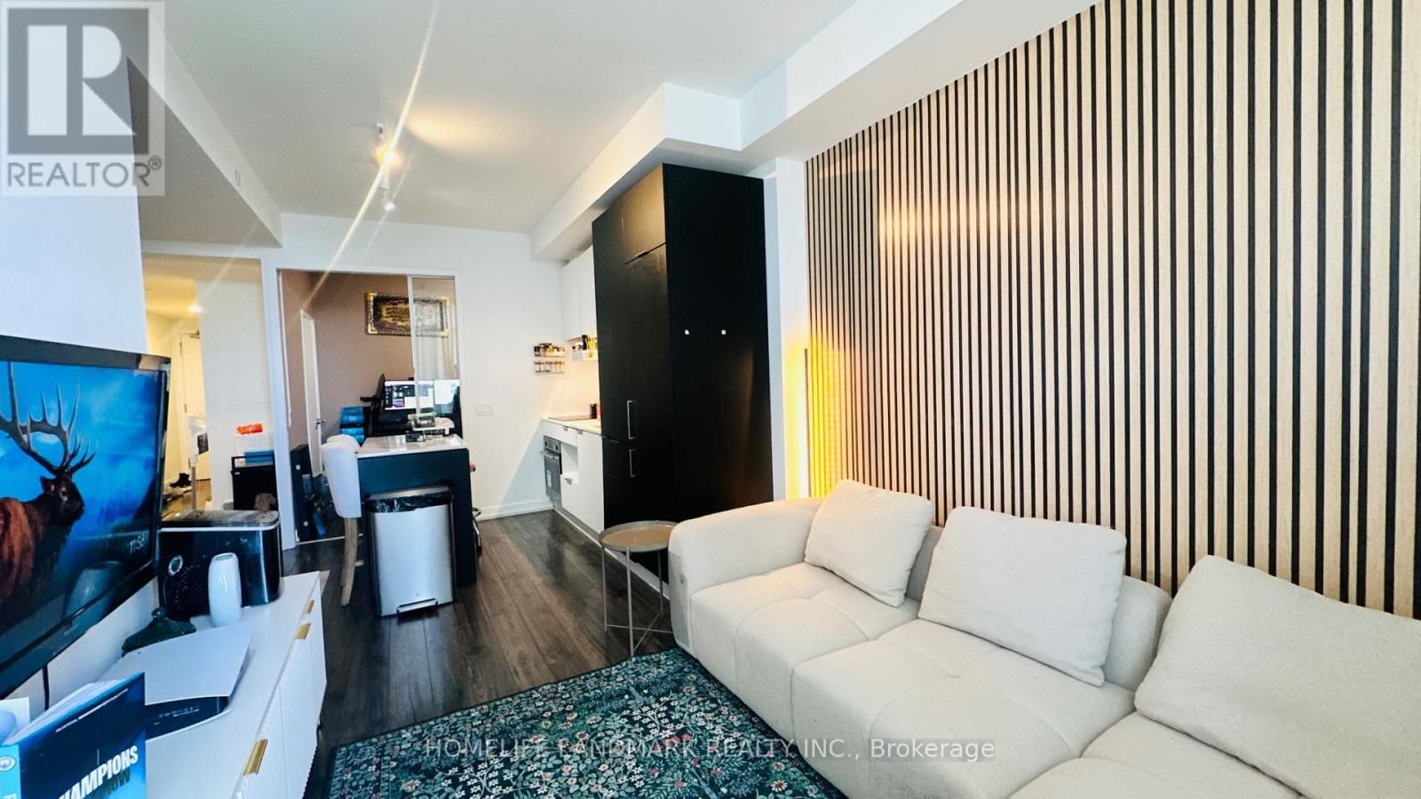 601 - 33 HELENDALE AVENUE Image 12