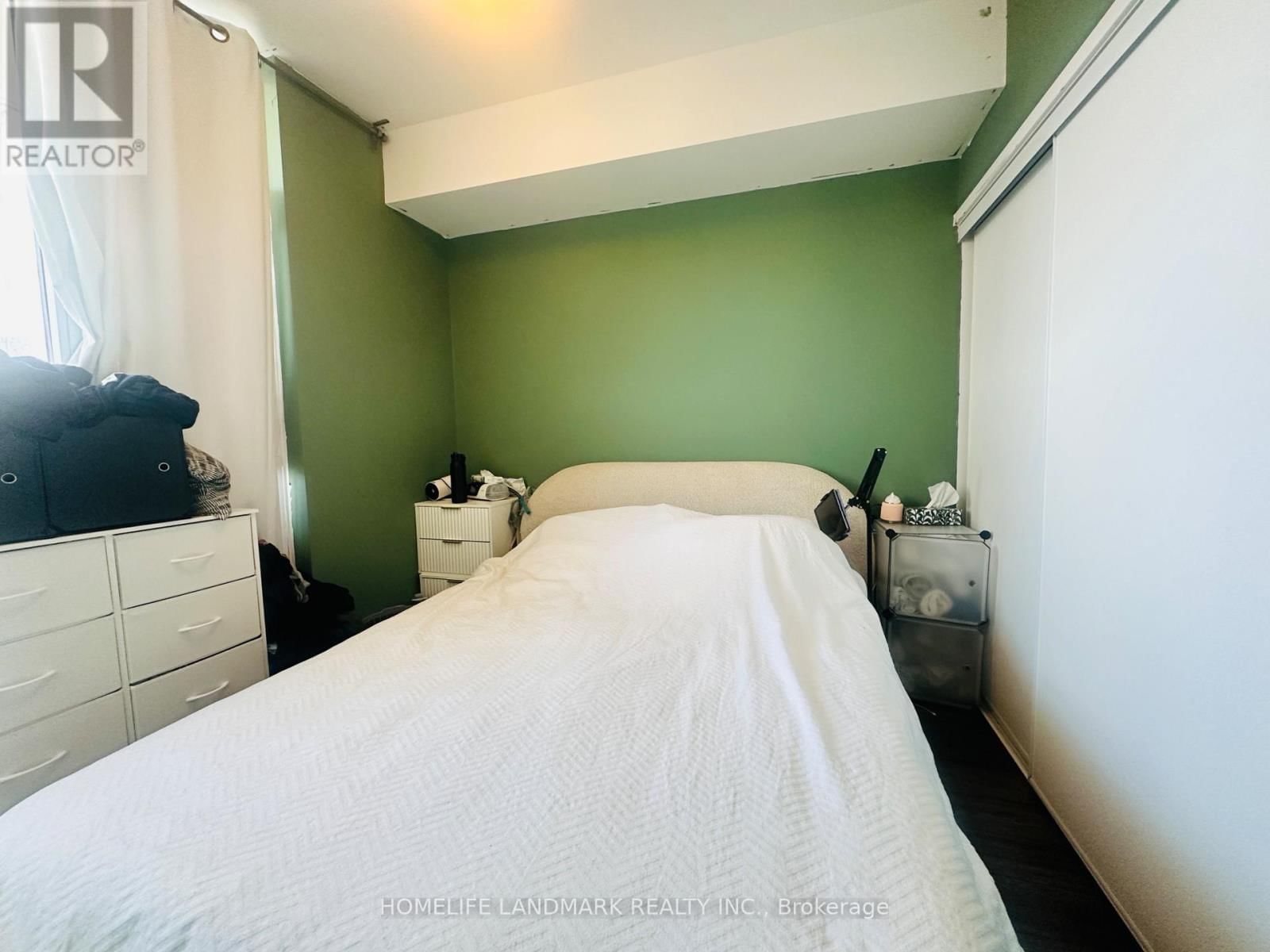 601 - 33 HELENDALE AVENUE Image 15