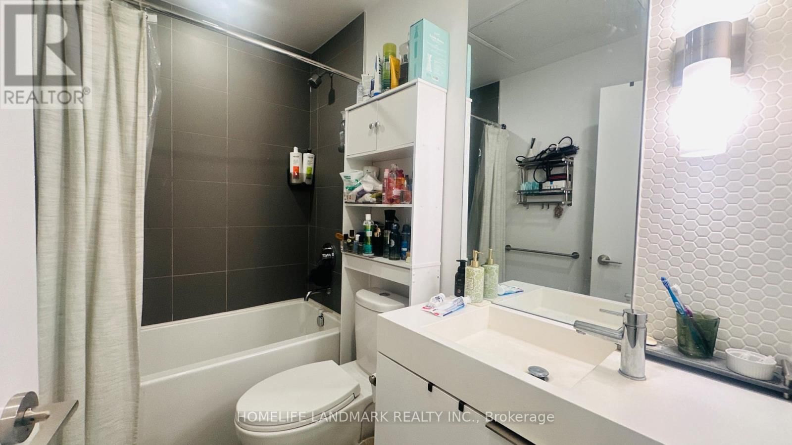 601 - 33 HELENDALE AVENUE Image 19