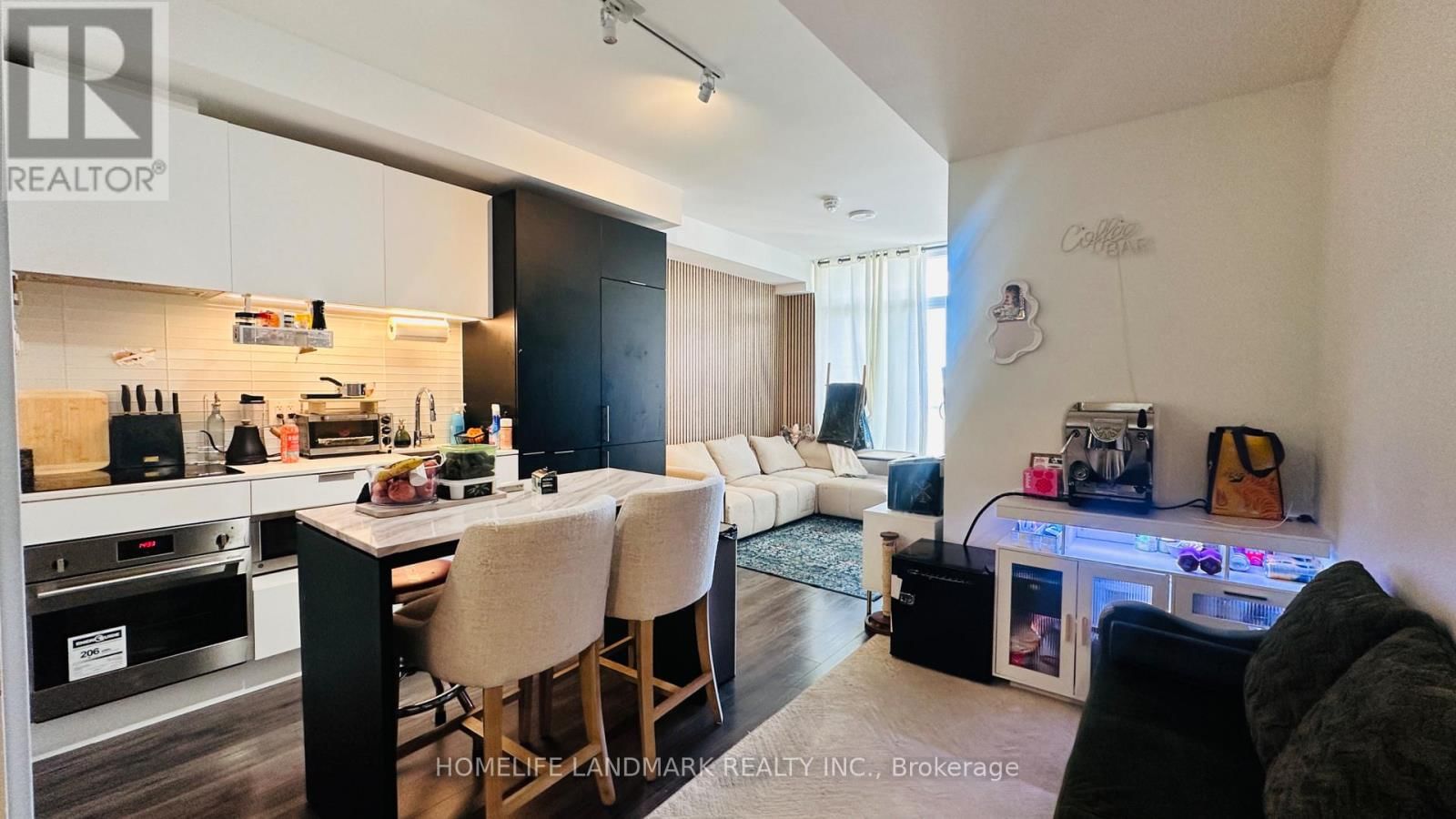 601 - 33 HELENDALE AVENUE Image 5