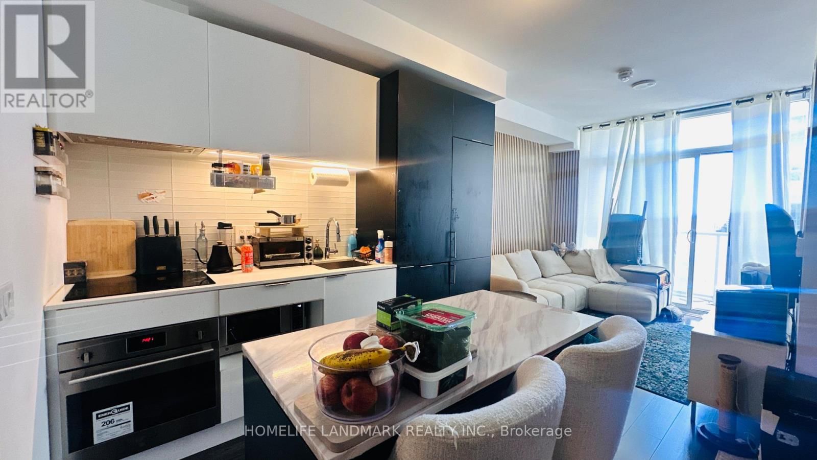 601 - 33 HELENDALE AVENUE Image 7