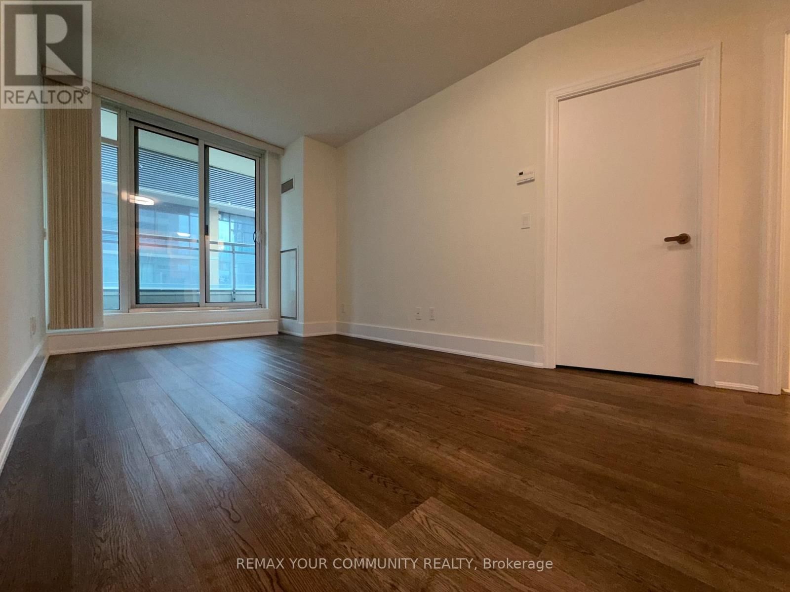 606 - 8 SCOLLARD STREET Image 12