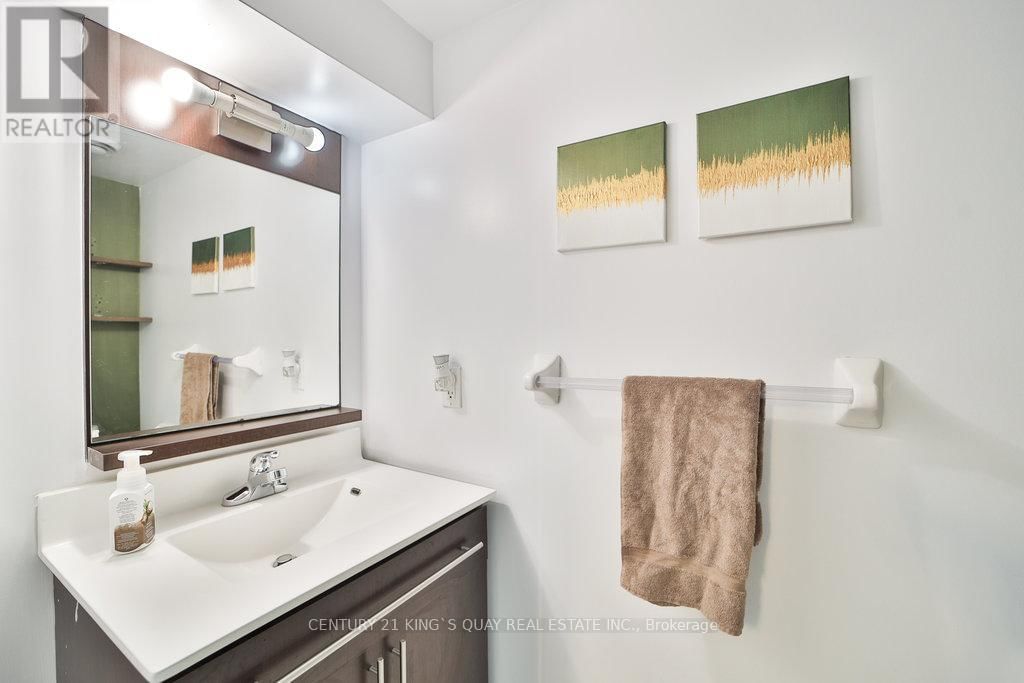 212 - 80 WESTERN BATTERY ROAD Image 15