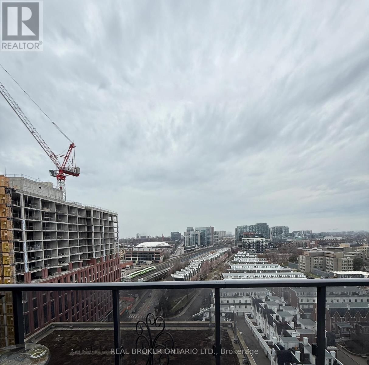 Ph 25 - 1030 KING STREET WEST Image 18