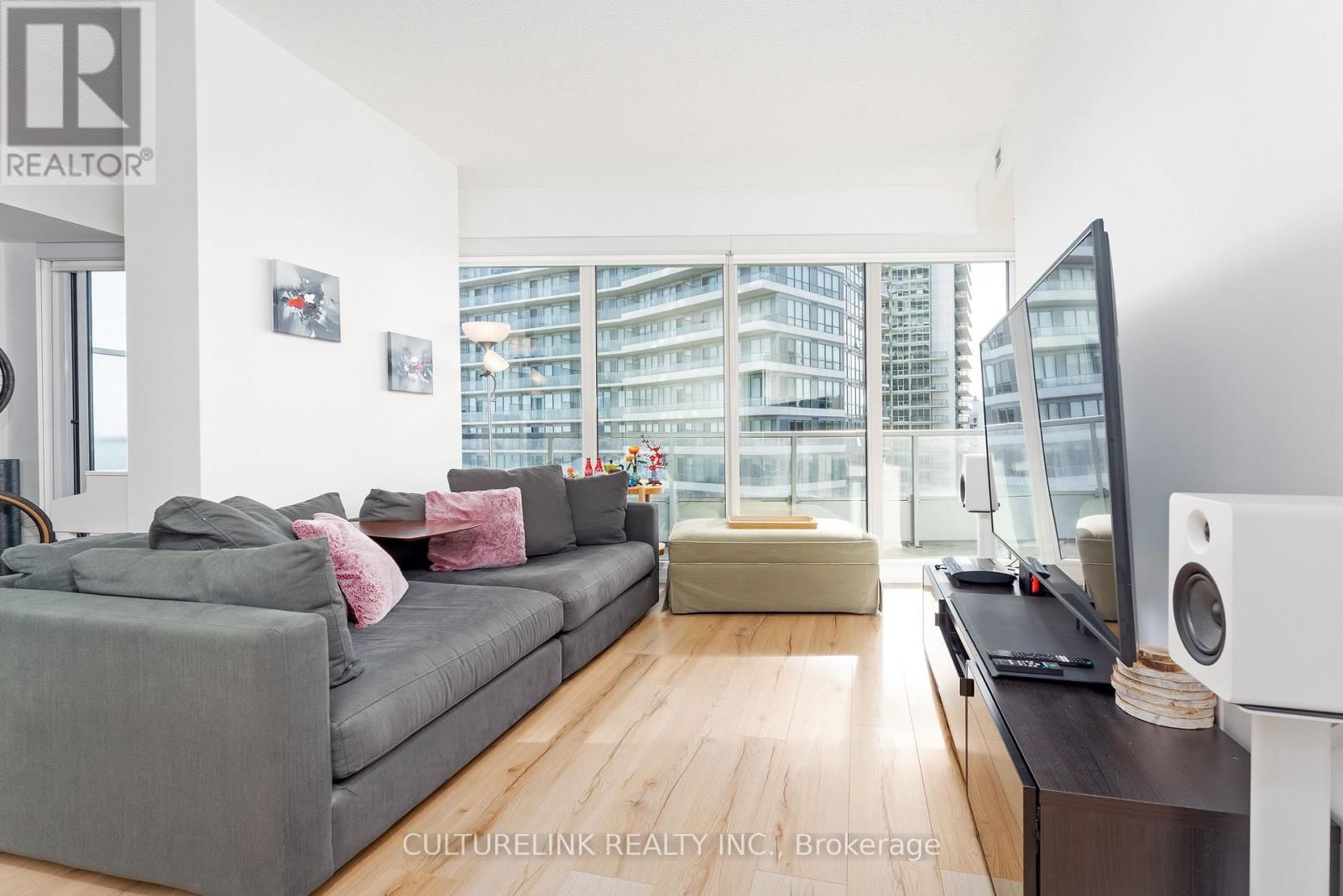 2008 - 117 MCMAHON DRIVE Image 10