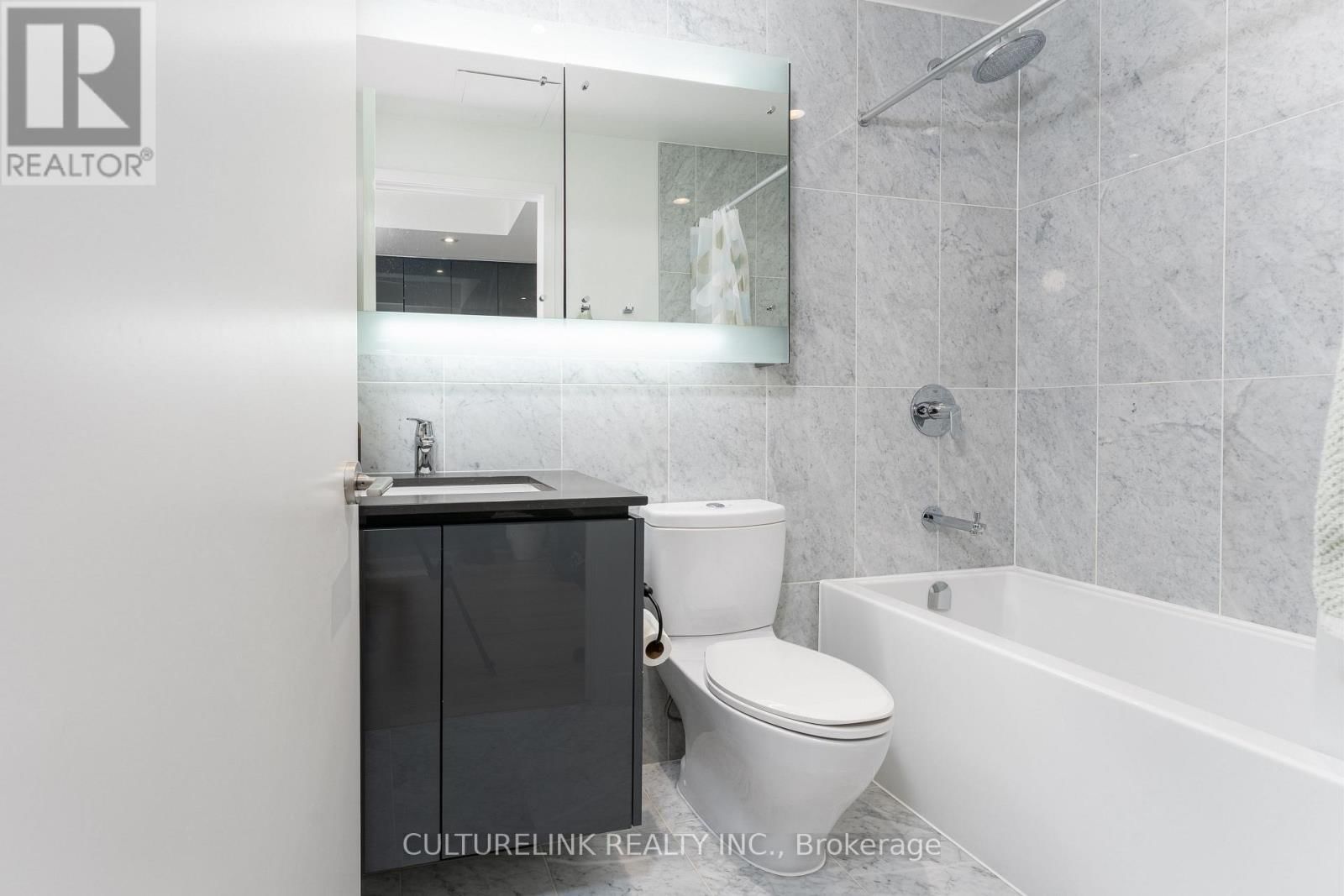 2008 - 117 MCMAHON DRIVE Image 16