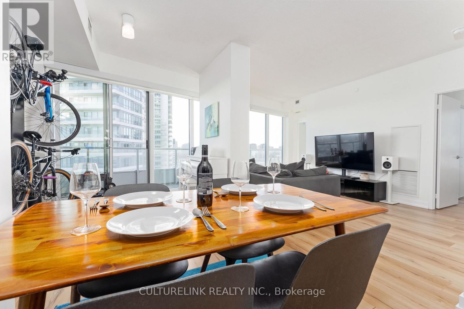 2008 - 117 MCMAHON DRIVE Image 7