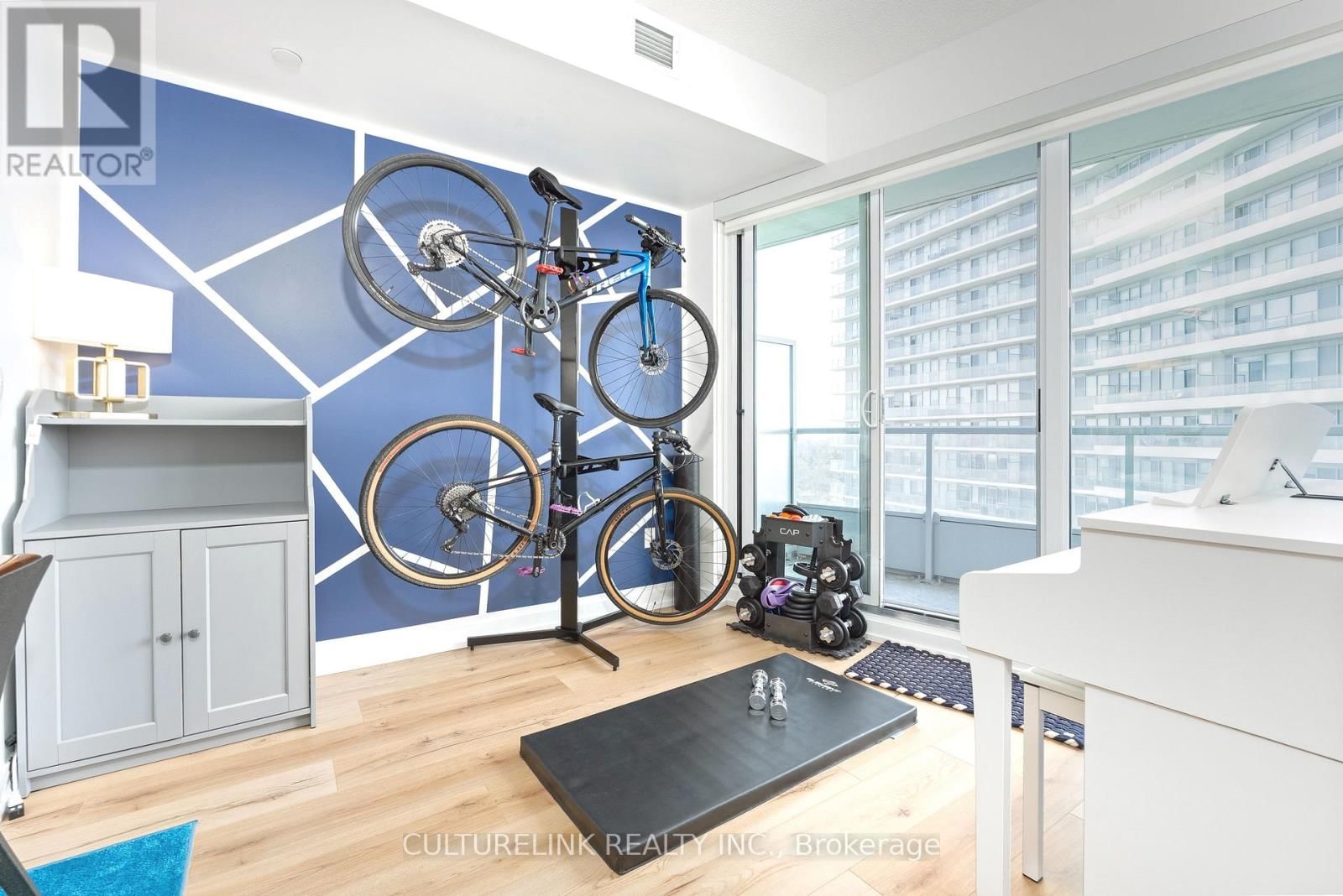 2008 - 117 MCMAHON DRIVE Image 8