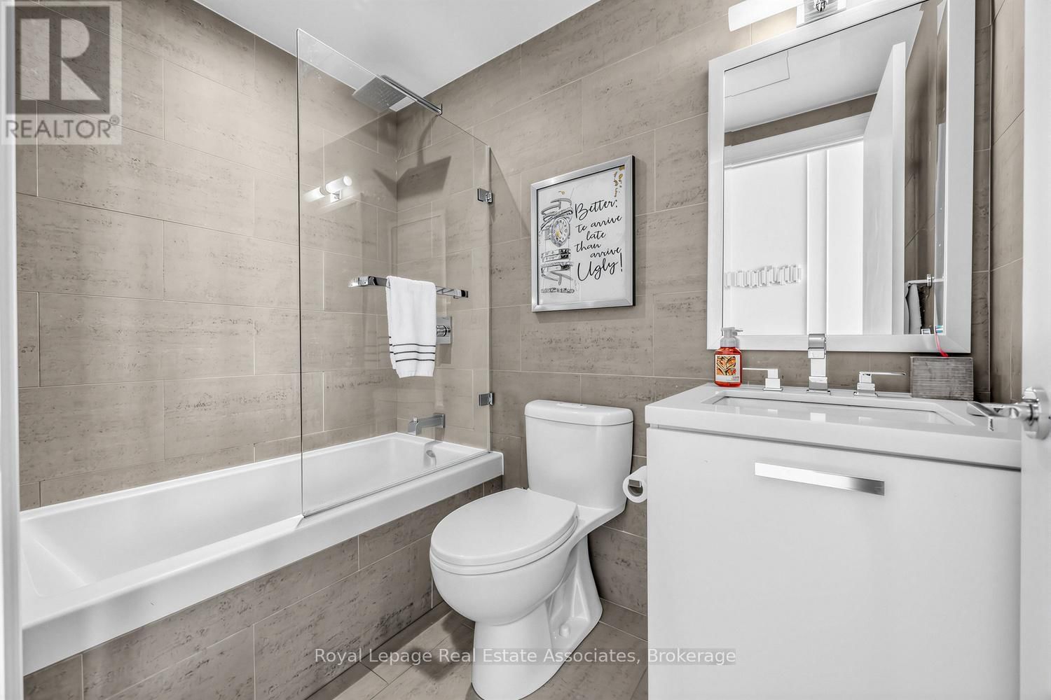 3102 - 224 KING STREET WEST Image 16