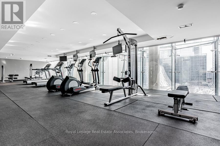 3102 - 224 KING STREET WEST Image 21