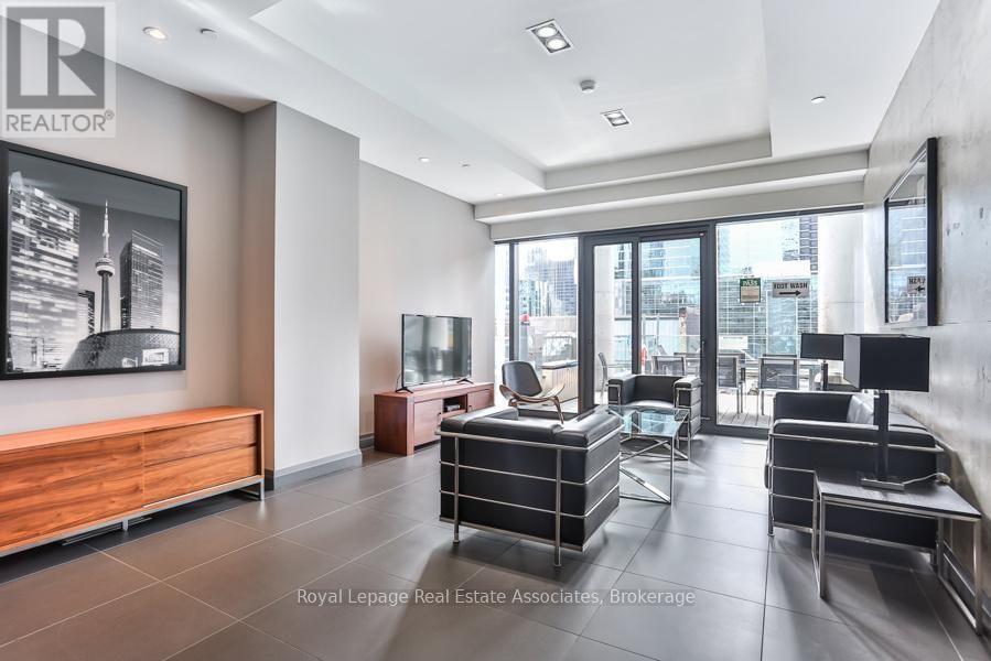 3102 - 224 KING STREET WEST Image 22