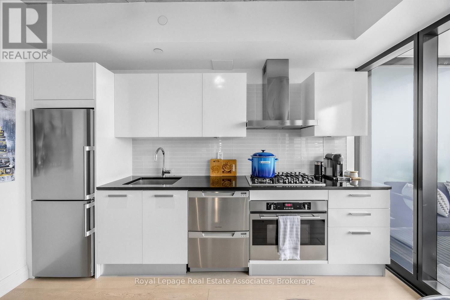 3102 - 224 KING STREET WEST Image 6