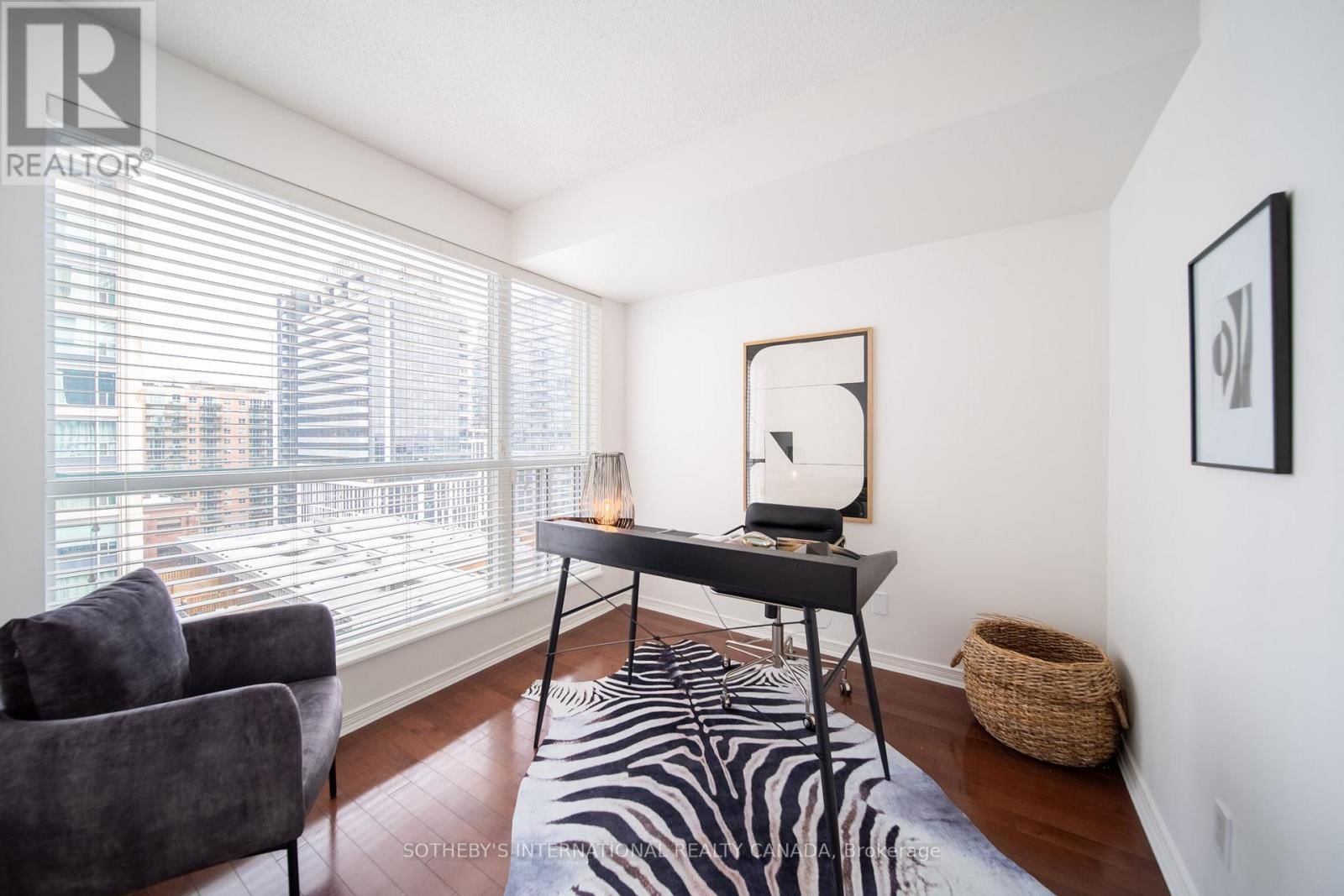 1105 - 230 KING STREET EAST Image 10