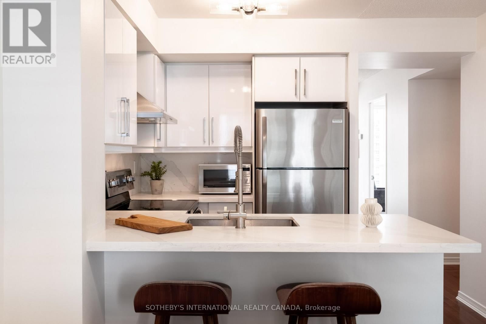 1105 - 230 KING STREET EAST Image 18