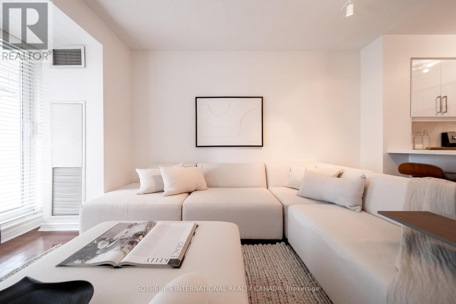 1105 - 230 KING STREET EAST Image 23