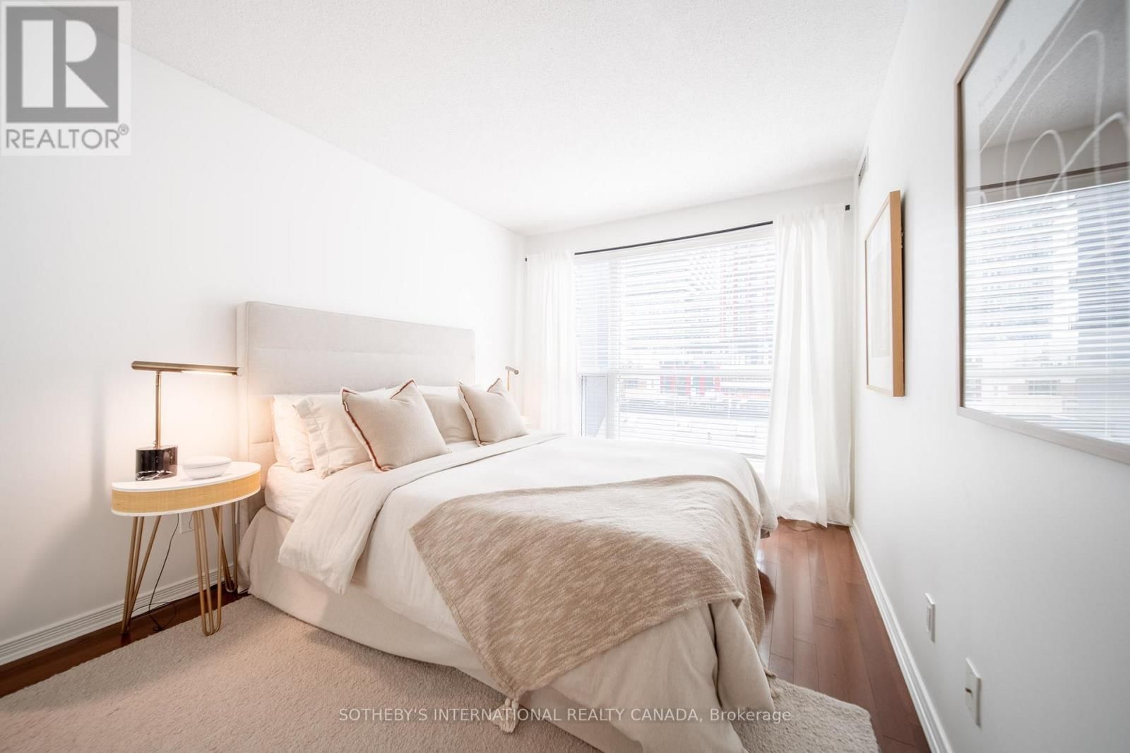 1105 - 230 KING STREET EAST Image 27