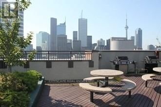 1815 - 633 BAY STREET Image 15