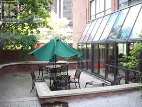 1815 - 633 BAY STREET Image 18